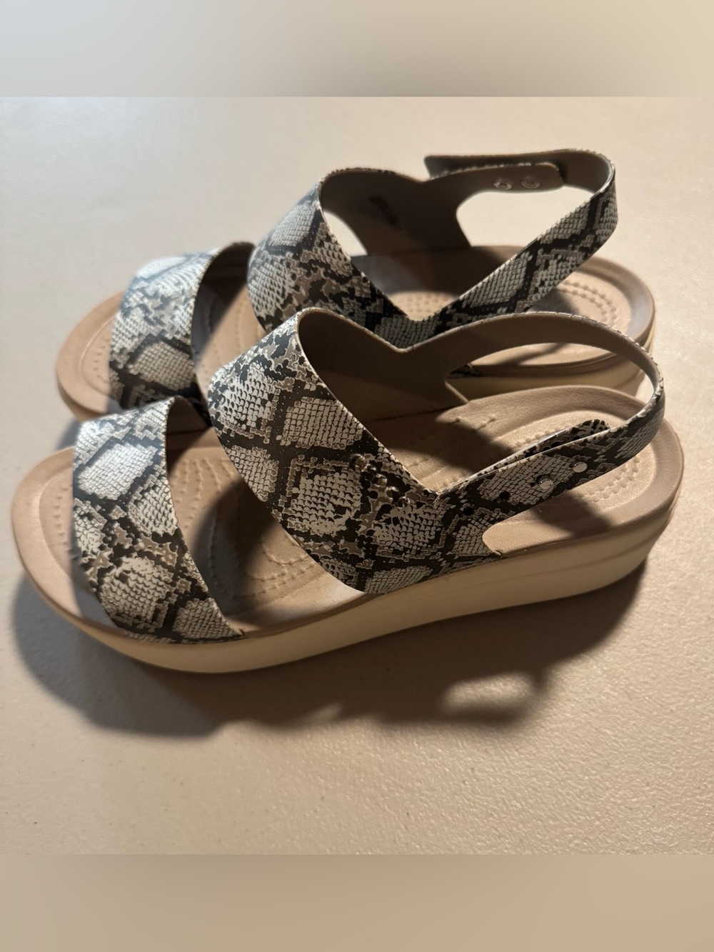 CROCS Women's Snake Print Wedge Sandals 8